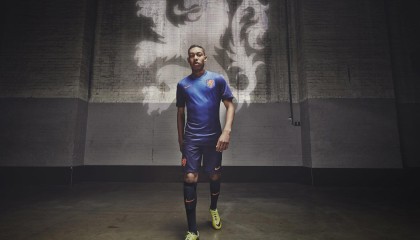 九游娱乐：内维尔点出双星成长瓶颈，维尔茨与伊萨克状态未臻巅峰，新一代天才面临考验