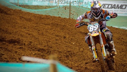 九游体育|阿尔卡拉斯强势晋级温网四强 新生代天王展现王者风范