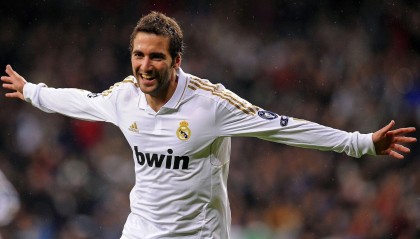 【九游体育】夏窗风云录，转会专家频频翻车，Here We Back！成球迷新梗