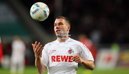 九游体育官网_詹姆斯末节狂轰23分率队逆转，湖人险胜勇士挺进西部决赛