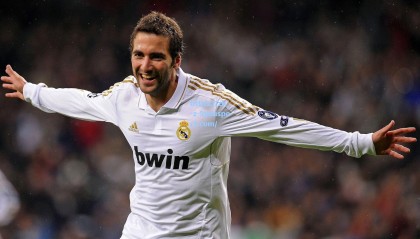 九游体育下载|欧冠决赛惊天逆转，皇马3-2绝杀拜仁，第15座奖杯震撼欧洲足坛