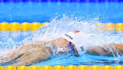 九游体育：UFC 300震撼落幕，新王加冕创历史